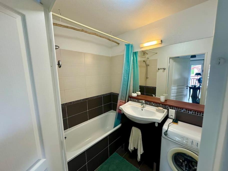 Grand Appartement - Piscine - Plage- Terrasse Saint-Jean-de-Luz Zewnętrze zdjęcie